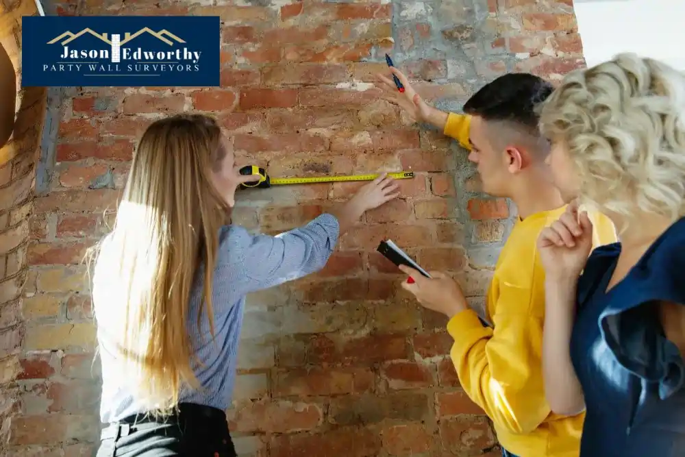 What are the responsibilities of a party wall surveyor Bedfordshire?